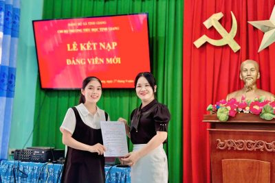 LỄ KẾT NẠP ĐẢNG VIÊN MỚI