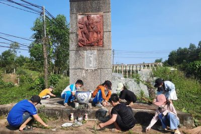 Chăm sóc “Bia tưởng niệm thôn An Hòa”