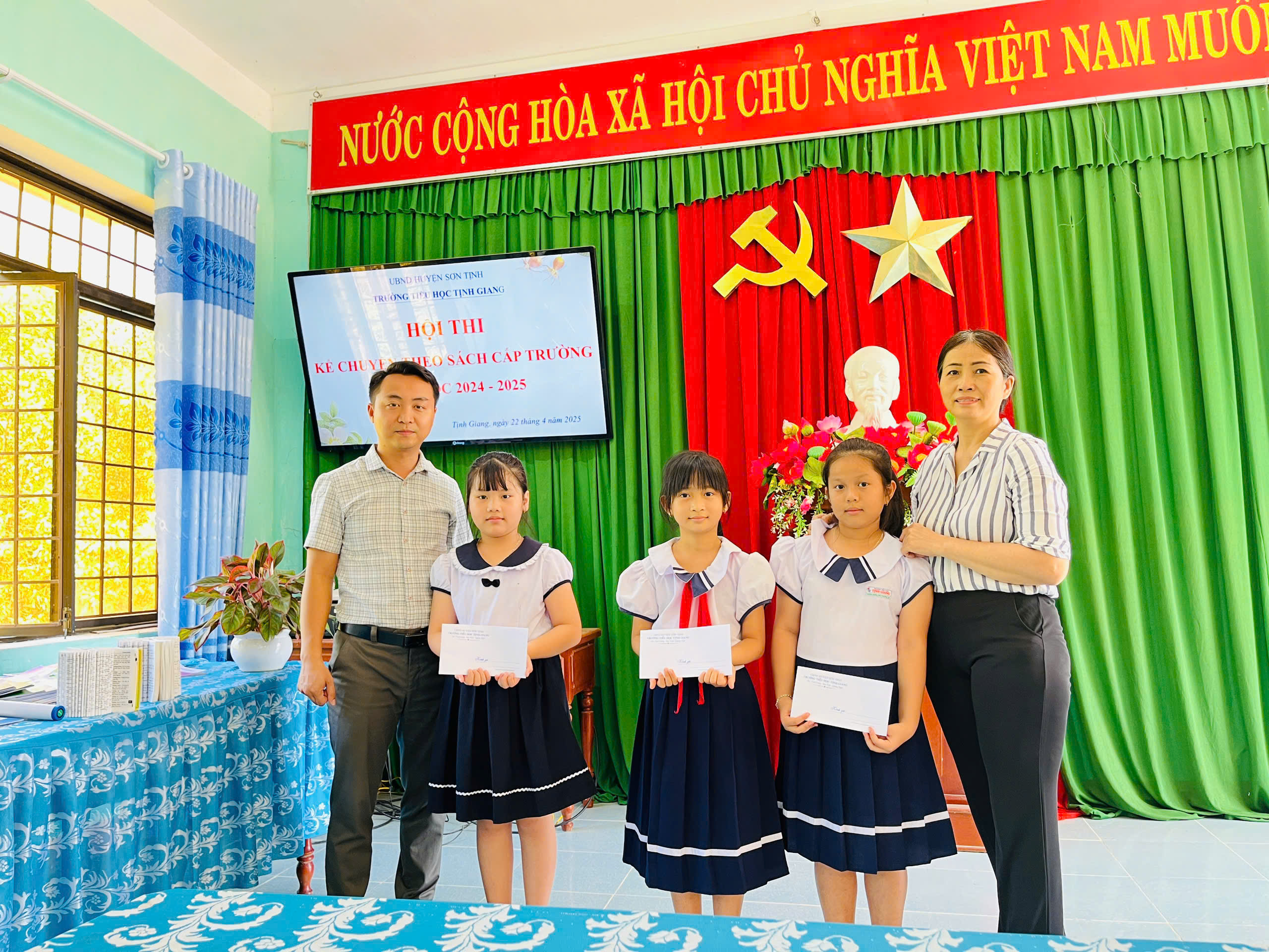 TỔ CHỨC HỘI THI “KỂ CHUYỆN THEO SÁCH” NĂM HỌC 2024 – 2025